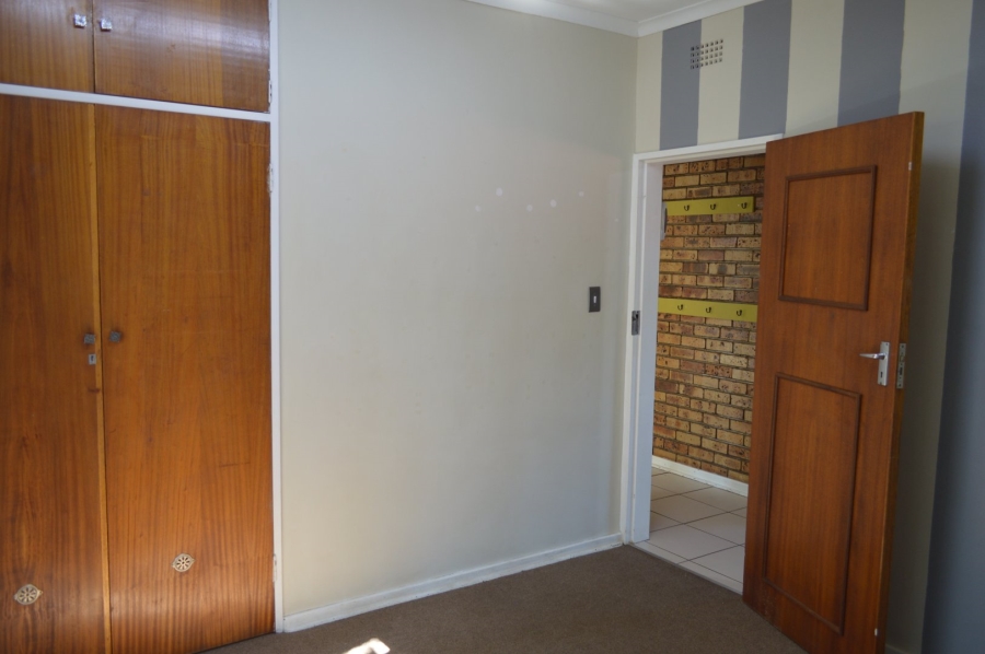 5 Bedroom Property for Sale in Flamwood North West